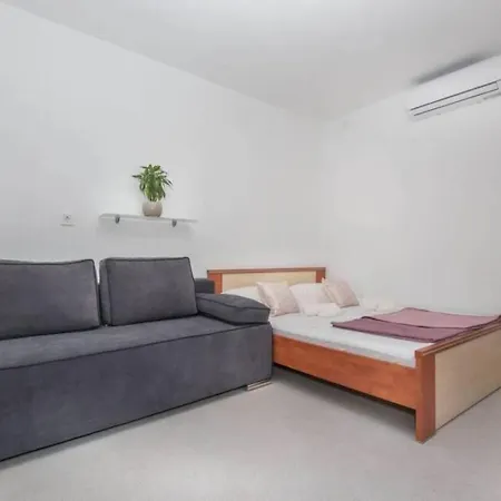 Apartment One Bedroom Cepo 2+1 *